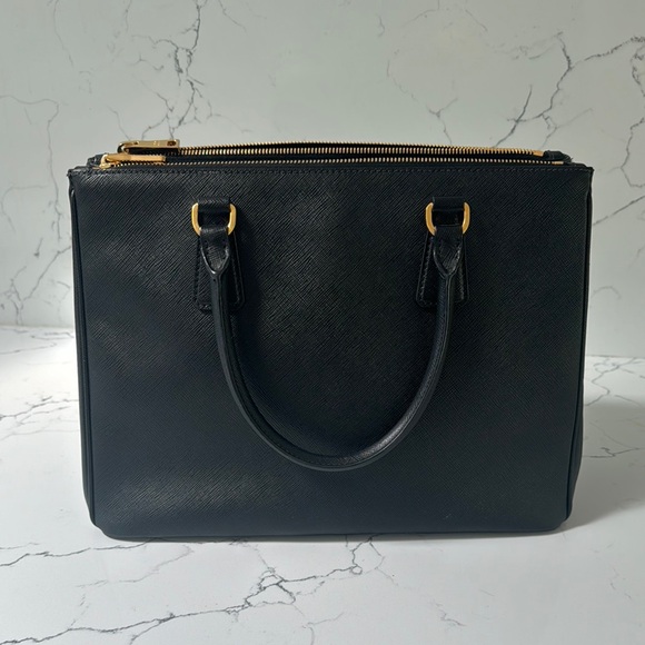 Large Galleria Saffiano Leather Top Handle Bag - Picture 2 of 10